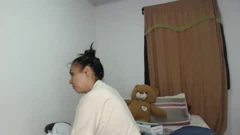 Snapshot of kammy_cami chatting on 4, 5, 2026 kammy y camila online show from 4, 5, 2026