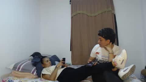 Snapshot of kammy_cami chatting on 19, 5, 2026 kammy y camila online show from 19, 5, 2026