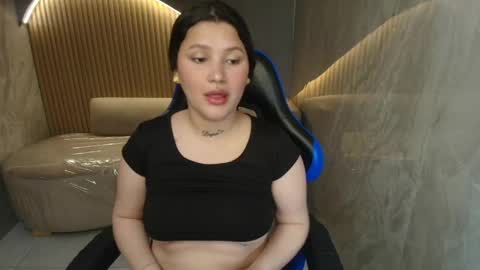 Snapshot of karen__r chatting on 14, 4, 2026 Karen online show from 14, 4, 2026