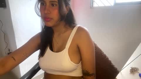 Snapshot of kariina_candy chatting on 5, 6, 2026 kariina candy and fox online show from 5, 6, 2026