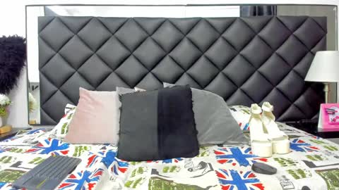 Snapshot of kariinataylor1 chatting on 3, 1, 2025 Karina Taylor online show from 3, 1, 2025
