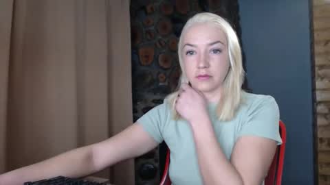 Snapshot of karina_fun chatting on 17, 12, 2025 karina online show from 17, 12, 2025