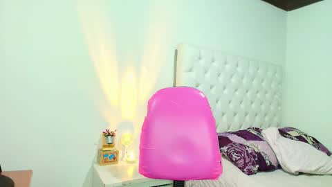 Snapshot of karina_pretty chatting on 29, 10, 2025 karina online show from 29, 10, 2025