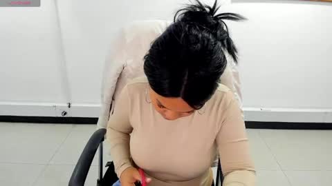 Snapshot of karla_cg chatting on 29, 4, 2026 karla_cg online show from 29, 4, 2026