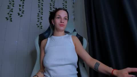 karla_lim online show from 1, 11, 2025