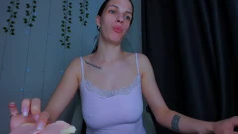 Snapshot of karla_lim chatting on 17, 5, 2026 karla_lim online show from 17, 5, 2026