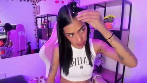 Snapshot of karlaslutskinny__ chatting on 7, 2, 2026 karlaslutskinny__ online show from 7, 2, 2026