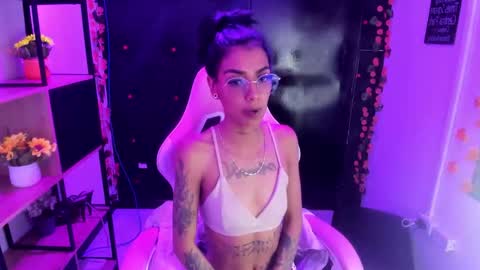 Snapshot of karlaslutskinny__ chatting on 20, 2, 2026 karlaslutskinny__ online show from 20, 2, 2026