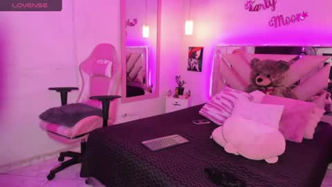 Karly Moonns online show from 16, 7, 2026