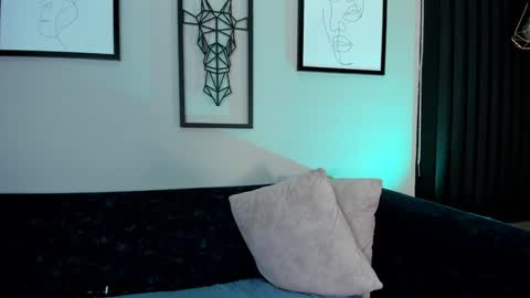 Snapshot of karo_linee chatting on 22, 1, 2025 karo_linee online show from 22, 1, 2025