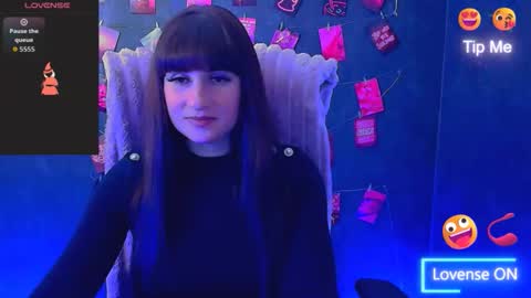 Caroline online show from 14, 4, 2026