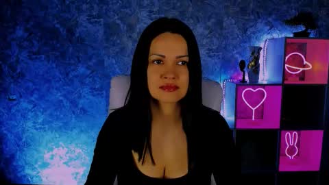 Karolina online show from 4, 3, 2026