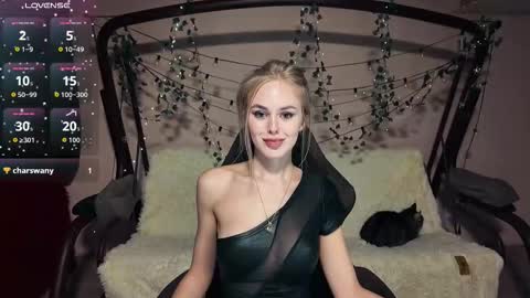KarolinaHayes online show from 5, 3, 2026