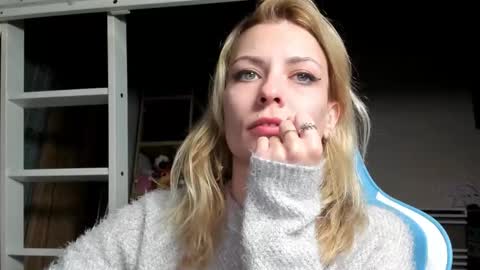 karoline121 online show from 10, 11, 2025