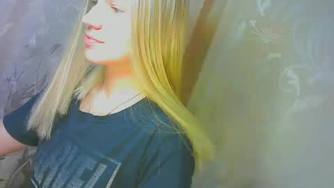 Caroline Fox online show from 21, 9, 2025