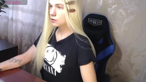 Caroline Fox online show from 1, 3, 2026