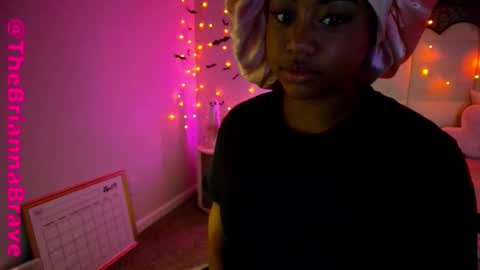 Snapshot of kat2025 chatting on 26, 10, 2025 BriannaBrave online show from 26, 10, 2025