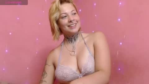 Snapshot of kat_cirice18 chatting on 15, 2, 2025 kat_cirice18 online show from 15, 2, 2025