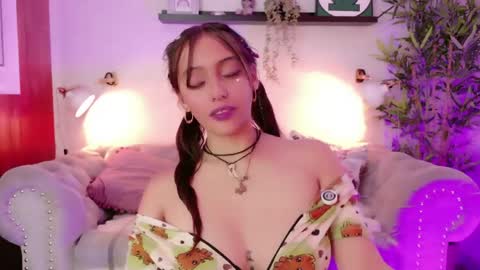 katalinalee_ online show from 9, 4, 2026