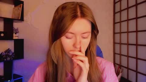 Snapshot of kate_cuddle chatting on 3, 3, 2025 Kate online show from 3, 3, 2025