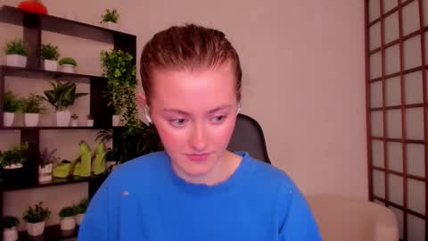 Snapshot of kate_cuddle chatting on 12, 9, 2025 Kate online show from 12, 9, 2025