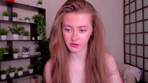 Snapshot of kate_cuddle chatting on 2, 10, 2025 Kate online show from 2, 10, 2025