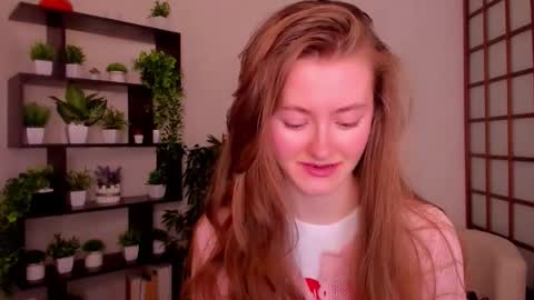 Snapshot of kate_cuddle chatting on 8, 10, 2025 Kate online show from 8, 10, 2025