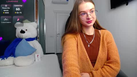 Snapshot of kate_jonson chatting on 4, 12, 2024 .Be kind and gentle with me and I will do my best for you. online show from 4, 12, 2024