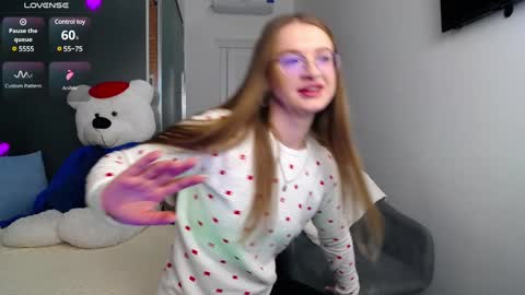 Snapshot of kate_jonson chatting on 8, 12, 2024 .Be kind and gentle with me and I will do my best for you. online show from 8, 12, 2024