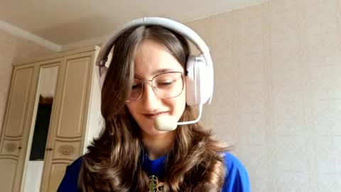 Snapshot of katelyncygrymus chatting on 24, 3, 2026 Elwyna online show from 24, 3, 2026