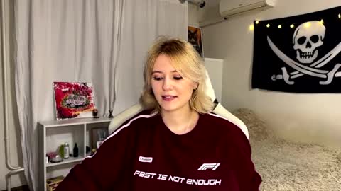 Snapshot of katelyncygrymus chatting on 31, 3, 2026 Elwyna online show from 31, 3, 2026