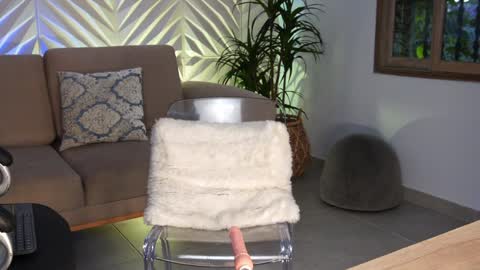  Kate Owens  online show from 8, 2, 2025