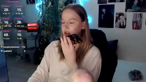 Snapshot of katerinaxvold chatting on 5, 3, 2025 Lisa online show from 5, 3, 2025