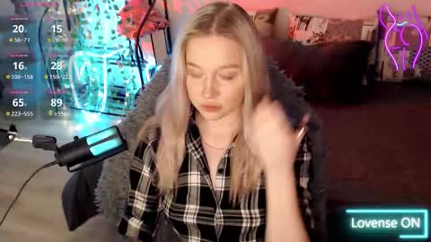 Snapshot of katerinaxvold chatting on 16, 9, 2025 Lisa online show from 16, 9, 2025