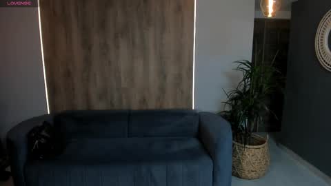 K A T E  online show from 8, 3, 2025