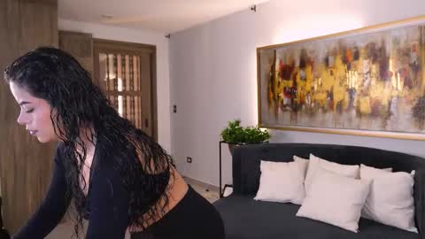 K A T E  online show from 3, 2, 2026