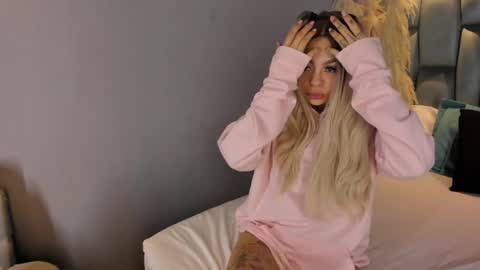 KatheGomez  online show from 24, 12, 2024
