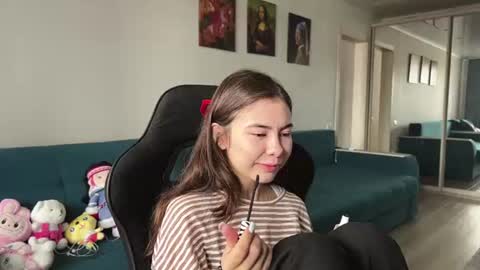 Snapshot of katheleenschraub chatting on 17, 7, 2026 Elle online show from 17, 7, 2026