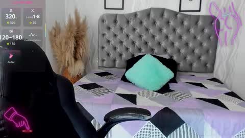 kathh_latorre online show from 2, 12, 2025