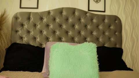 kathh_latorre online show from 8, 3, 2026