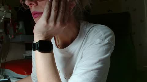 Snapshot of kathleenedwards chatting on 12, 7, 2026 Kathleen online show from 12, 7, 2026