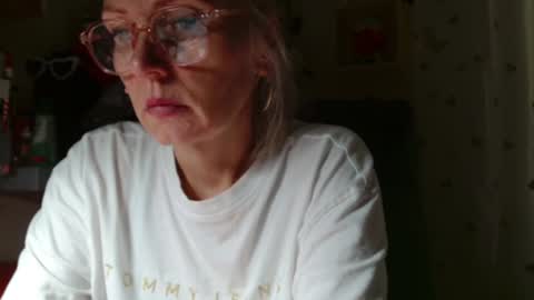 Snapshot of kathleenedwards chatting on 13, 7, 2026 Kathleen online show from 13, 7, 2026