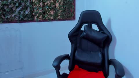 Snapshot of katiacuper chatting on 2, 12, 2024 Katia Cuper online show from 2, 12, 2024