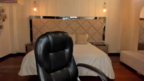 Snapshot of katiestonne chatting on 20, 12, 2025 Kate Stonne online show from 20, 12, 2025