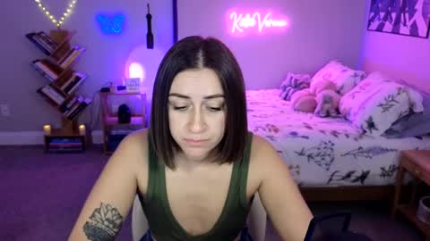 Katie Verona online show from 28, 1, 2025