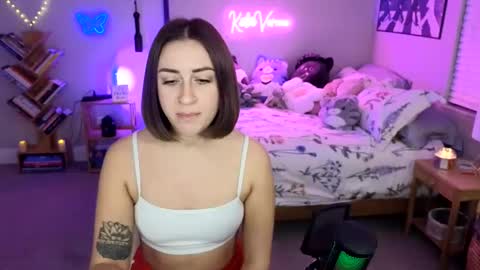 Katie Verona online show from 3, 2, 2025