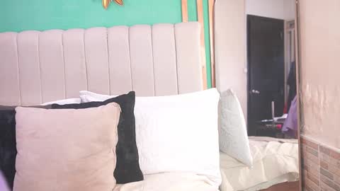 K A T L Y N  online show from 30, 11, 2025