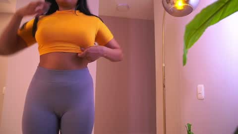 Follow me on instagram and twitter as correaktnees online show from 4, 4, 2026