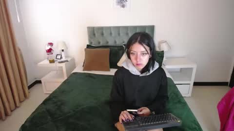 Snapshot of katnia_and_marcuz chatting on 3, 1, 2025 Katnia and Marcuz online show from 3, 1, 2025