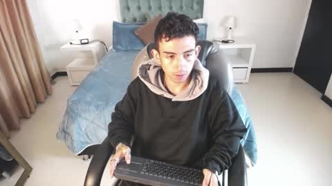 Snapshot of katnia_and_marcuz chatting on 18, 2, 2025 Katnia and Marcuz online show from 18, 2, 2025